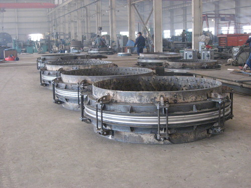 <b>熱風(fēng)爐總管、支管用高溫補償器一套</b>